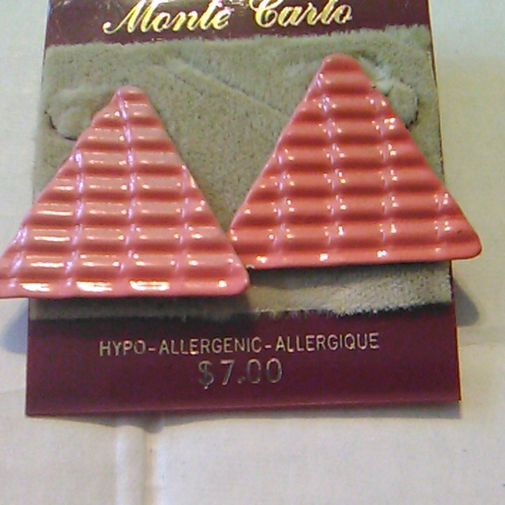 Pink pierced earring set - Picture 4 of 5